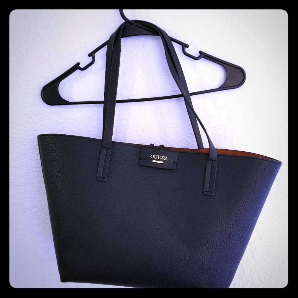 Guess tote ,